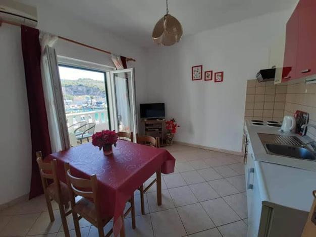 Apartmani Marta Marina Buitenkant foto