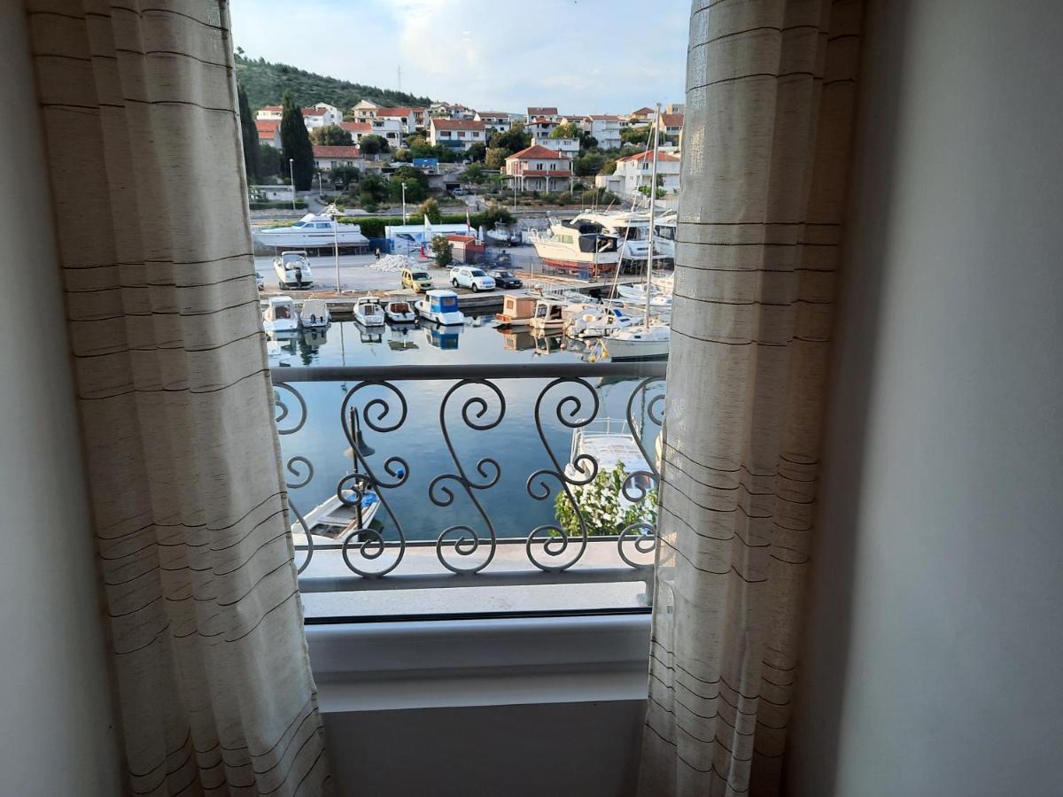 Apartmani Marta Marina Buitenkant foto