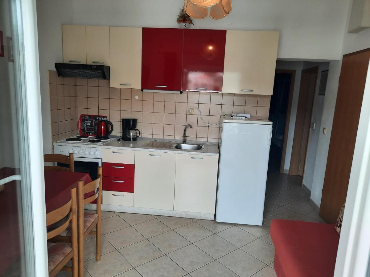 Apartmani Marta Marina Buitenkant foto