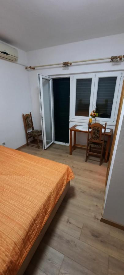 Apartmani Marta Marina Buitenkant foto