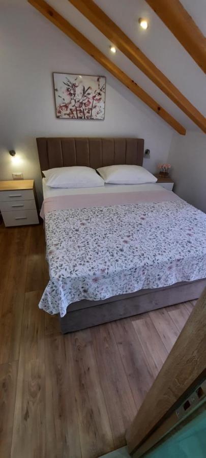 Apartmani Marta Marina Buitenkant foto